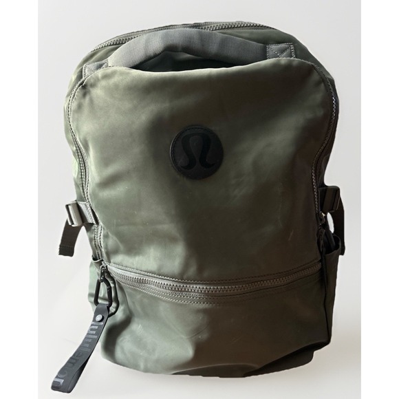 lululemon athletica Handbags - Lululemon New Crew Backpack 22L Laptop Pocket DESIGNED FOR ON THE MOVE